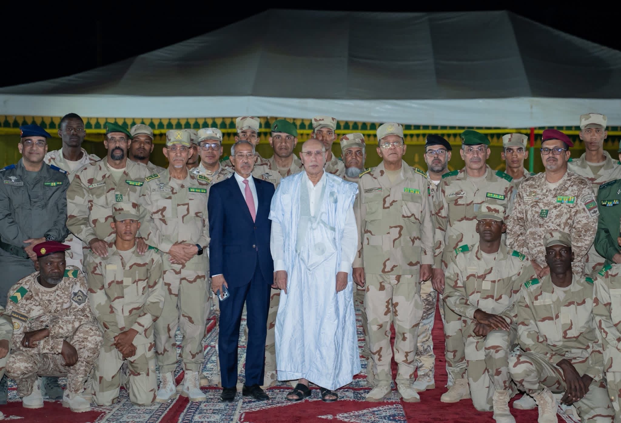 أطار: رئيس الجمهورية يشارك العسكريين بحامية أطار إفطارهم الرمضاني